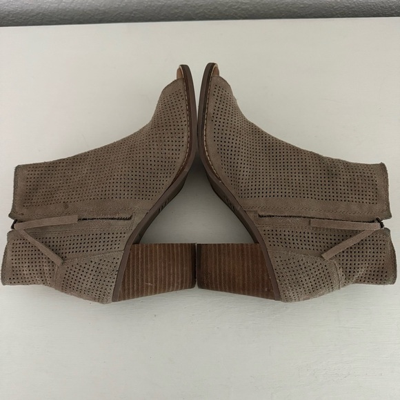 Toms Majorca Taupe Suede Perforated Peep Toe Booties Size 8.5 - Picture 7 of 12